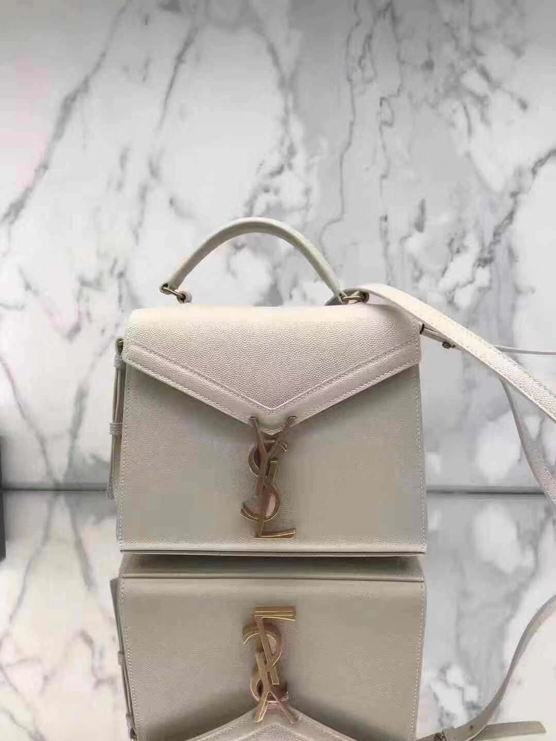 YSL 𝐂𝐚𝐬𝐬𝐚𝐧𝐝𝐫𝐚 Mini 20CM 鱼子酱纹手拎包 602716白色/金扣