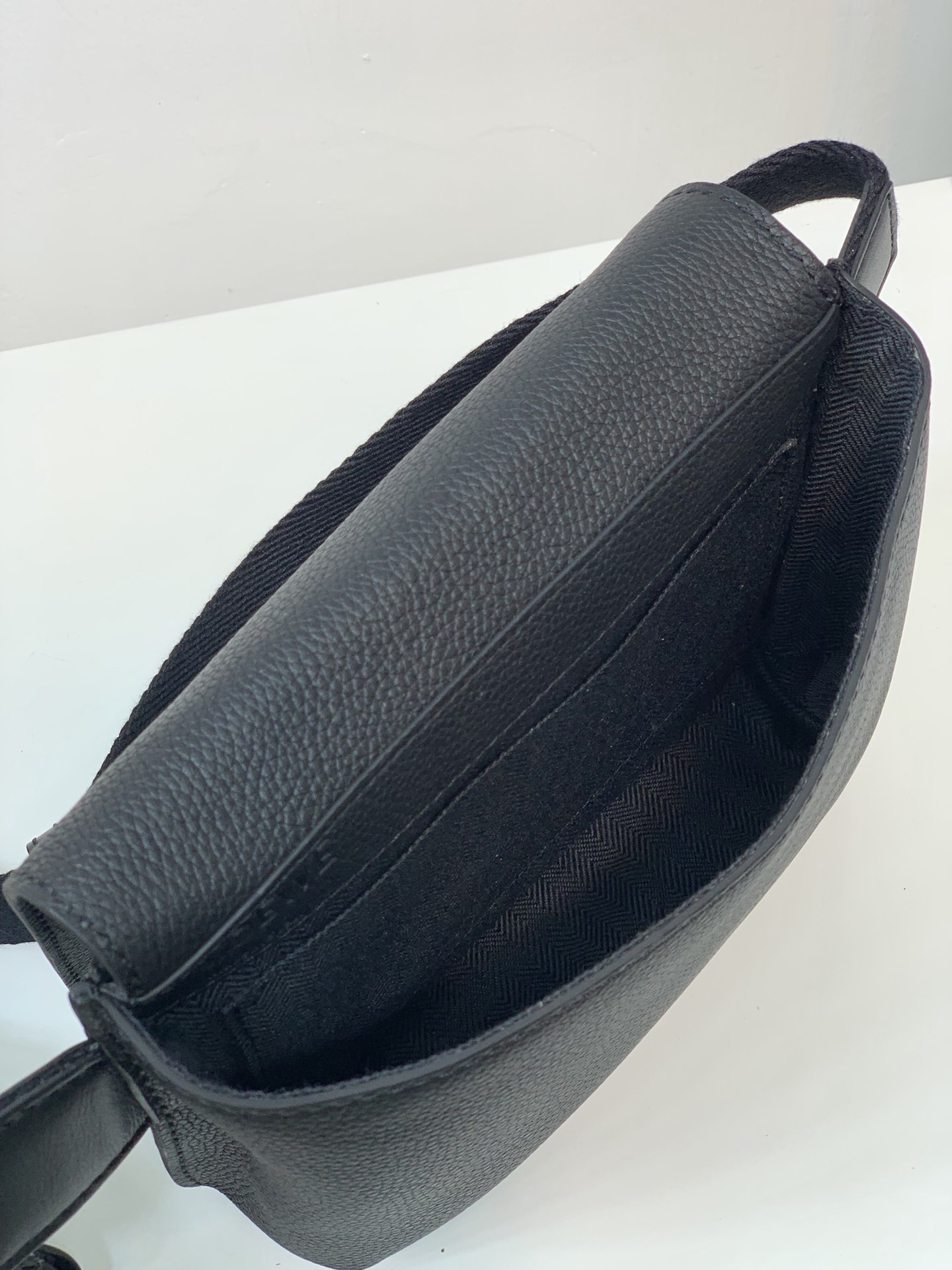 LOEWE罗意威 柔软粒面牛皮革军用腰包 0525