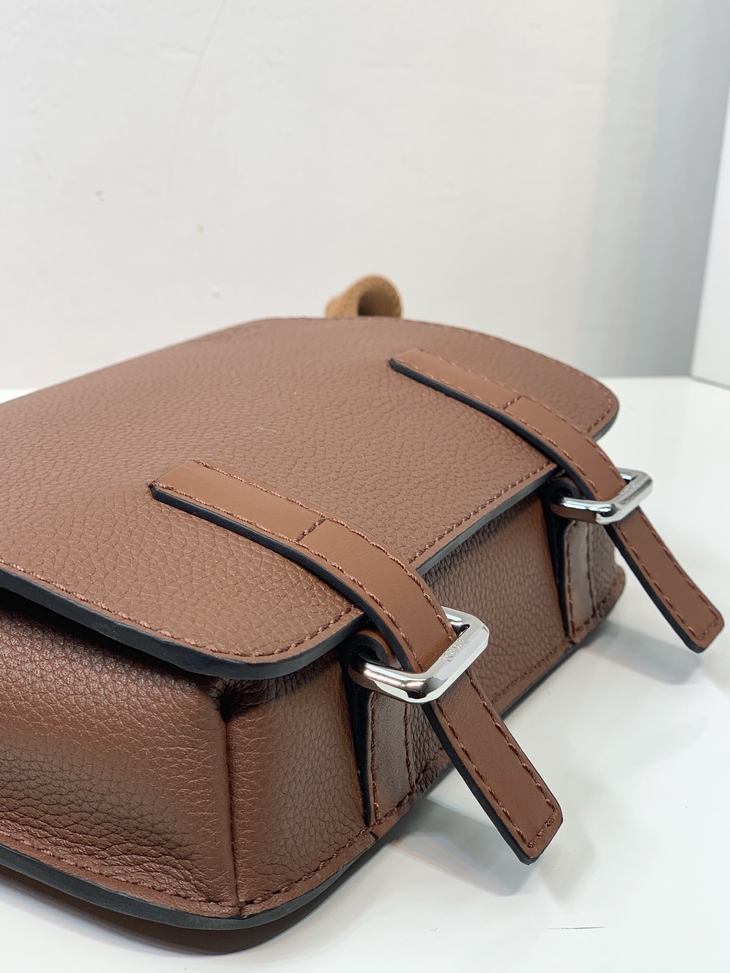 LOEWE罗意威 柔软粒面牛皮革军用腰包 0525