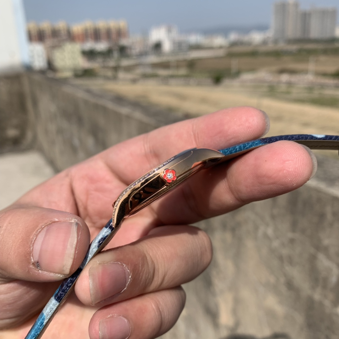 Omega 欧米茄蝶飞系列女款迷彩表带