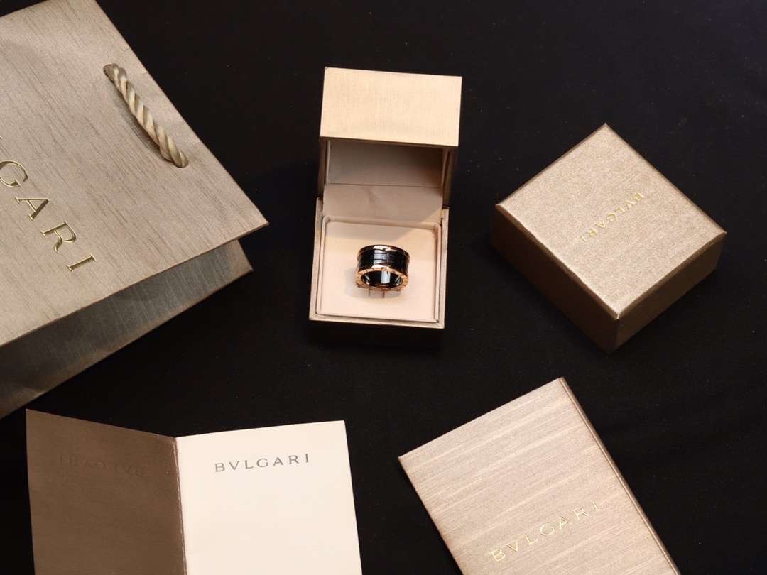 Bvlgari 极光之恋BV宝格丽陶瓷戒指 的永远都是广为流传最 ，男、女都可以