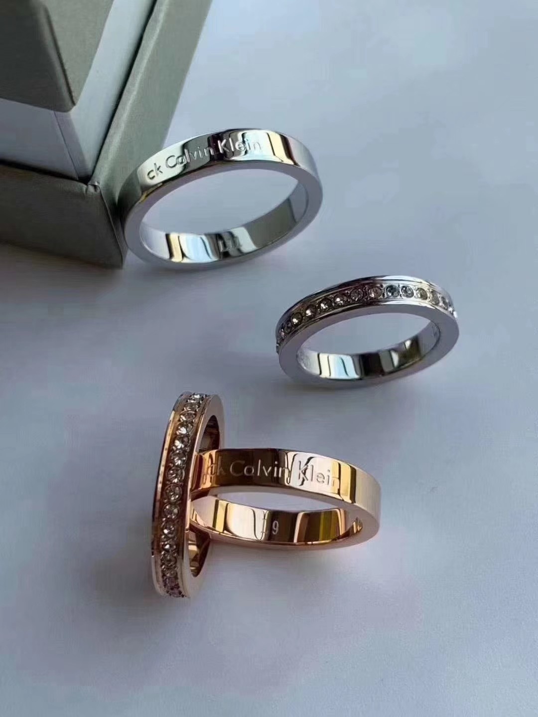 NO:100900,Valentine's Day gift recommendation activity A pair of small ck rings is full of love. Many people like it and is also very simple to wear. Nice. Sisters and couples love a pair of complete numbers, CkCk rings, ring19860909情人节礼物推荐活动一对小小ck戒指拥有满满的爱意 挺多人喜欢 佩戴也很简约nice 姐妹情侣最爱了一对码数齐全,CkCk戒指,ring,Jewelry