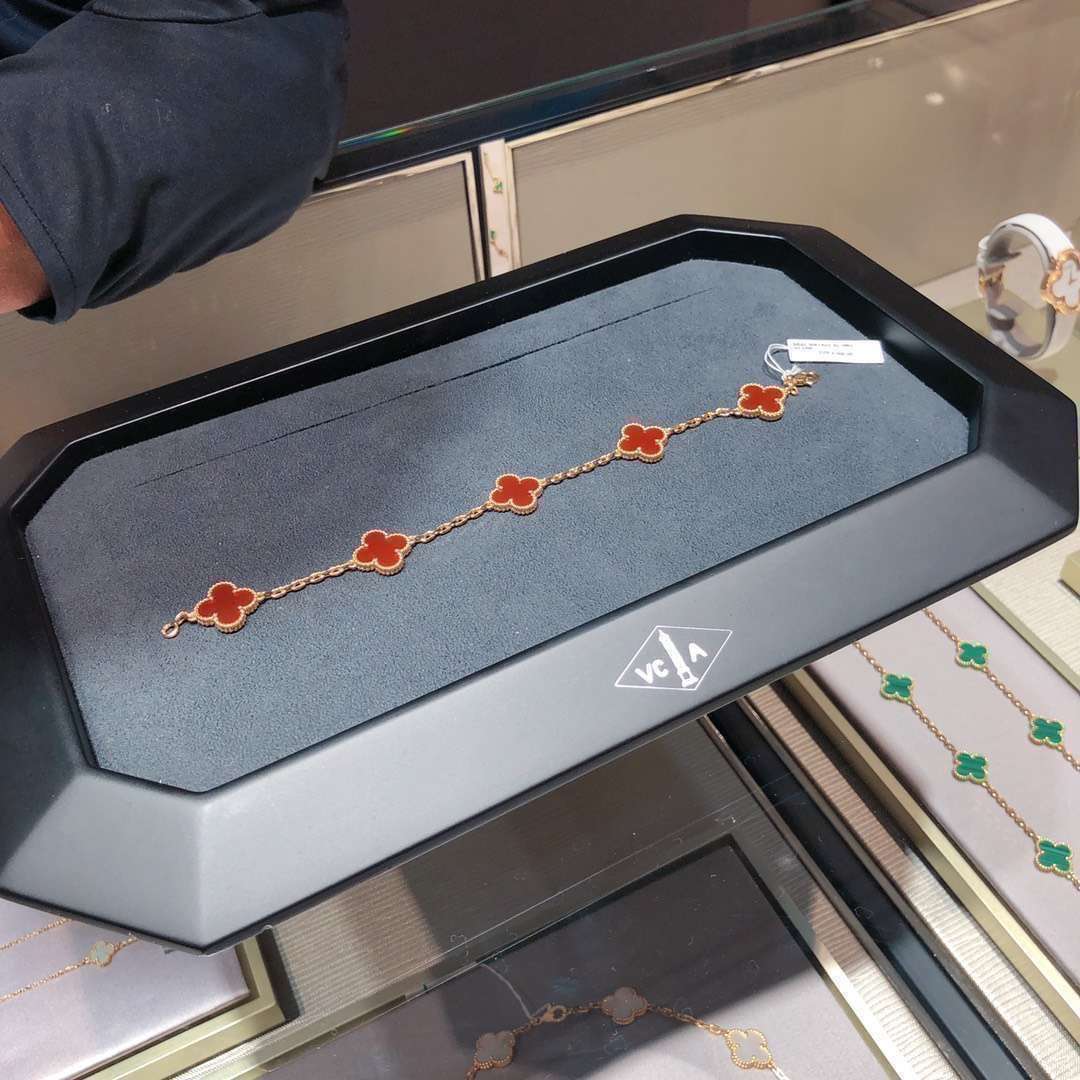 NO:101383,Bracelet, a very daily festive color, must-have 5-flower bracelet, recommended set matching, Vca bracelet, bracelet19860909手链 很日常的喜庆色 必入5花手链 建议套装搭配,Vca手链,bracelet,Jewelry