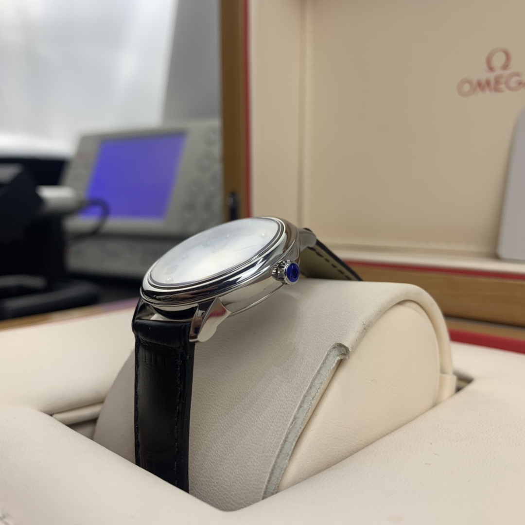Omega 皇家 欧米茄蝶飞系列轨道女款腕表