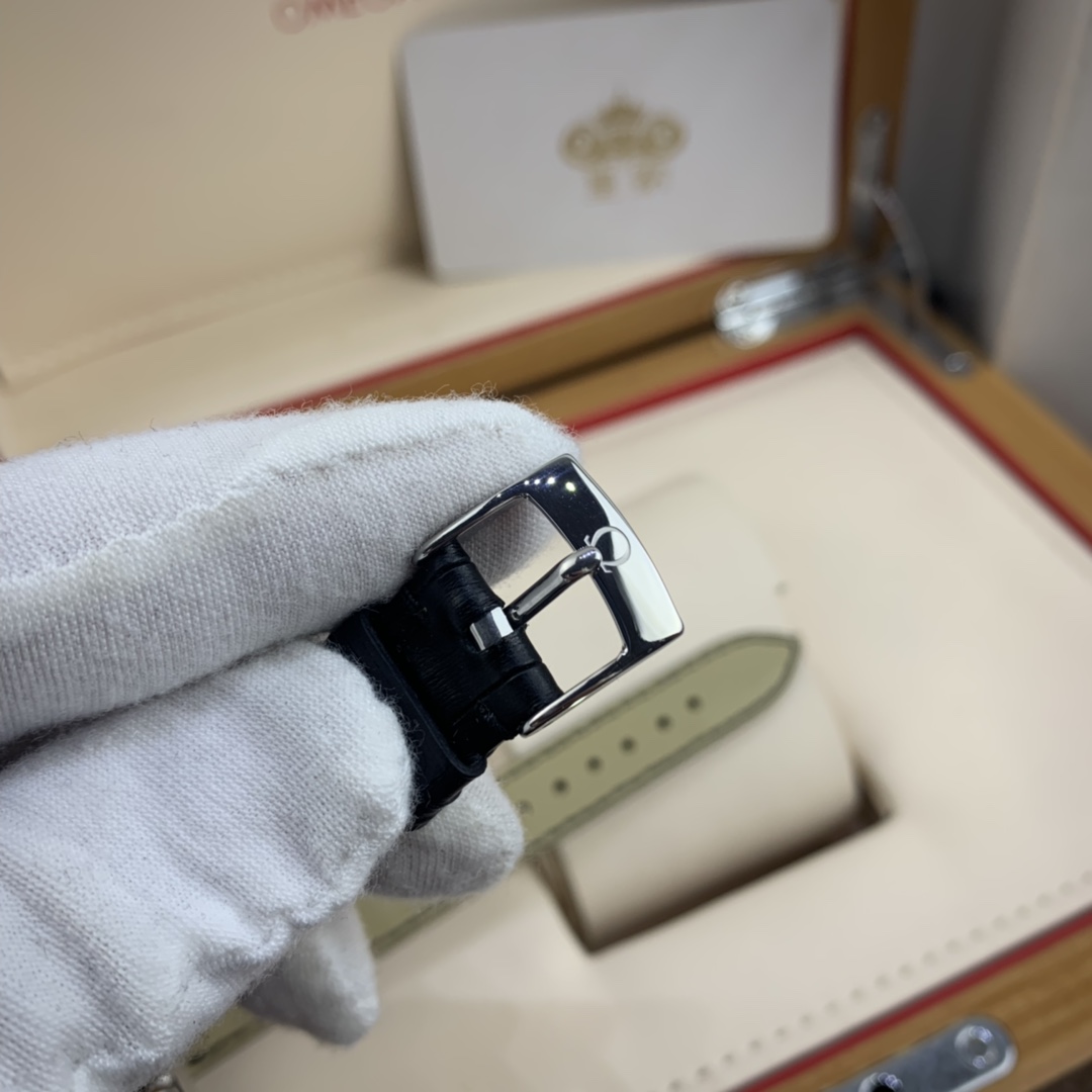 Omega 皇家 欧米茄蝶飞系列轨道女款腕表