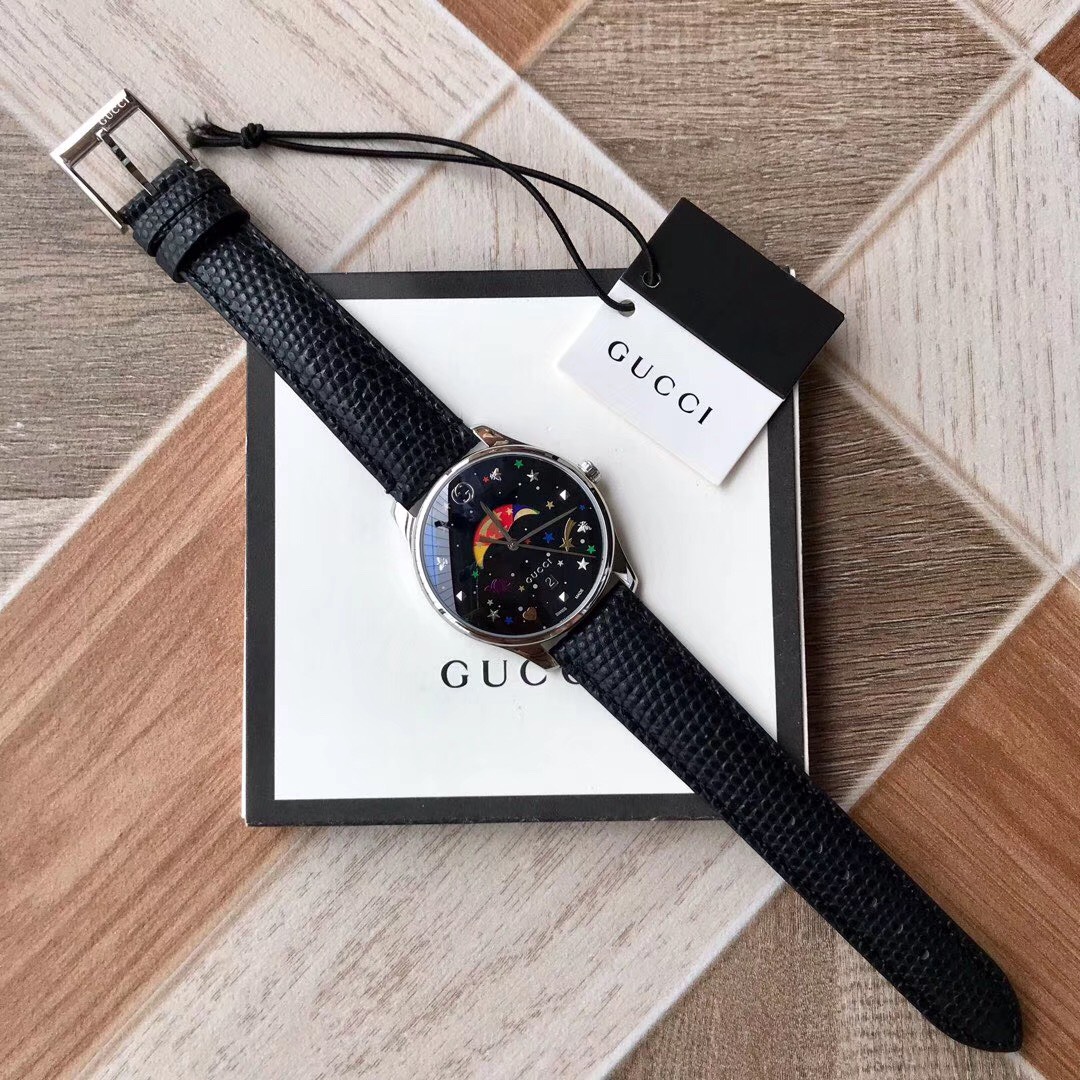 Gucci 古驰 最新月相石英女表 36毫米抛光不锈钢薄表壳 搭配interlocking G表冠