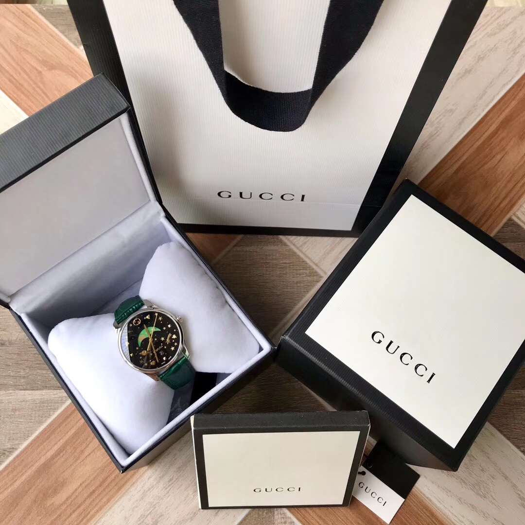 Gucci 古驰 最新月相石英女表 36毫米抛光不锈钢薄表壳 搭配interlocking G表冠