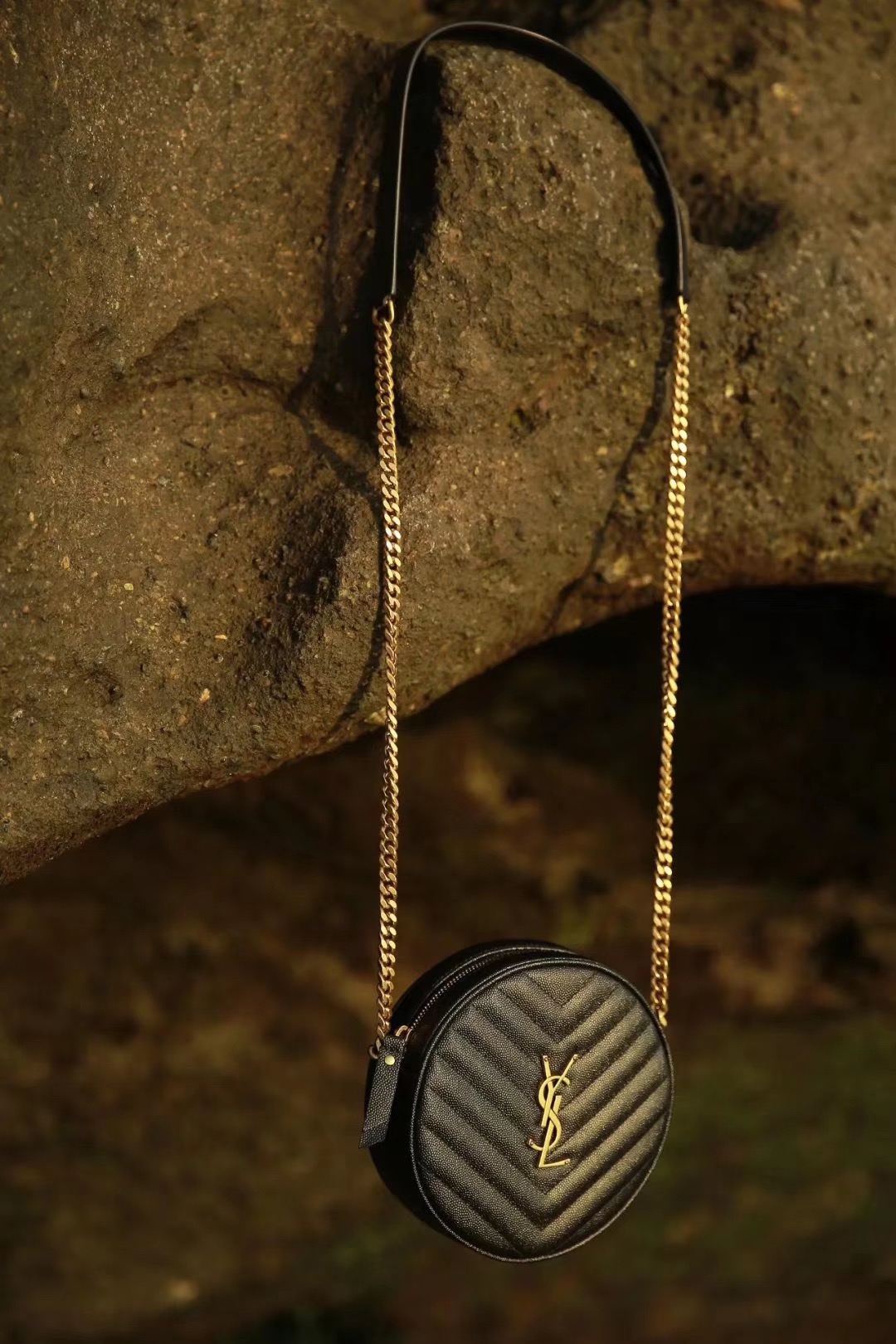 Saint laurent Ysl 最新VINYLE鱼子酱小圆包 610436黑色