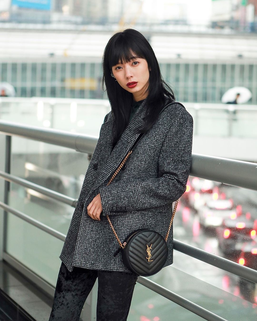 Saint laurent Ysl 最新VINYLE鱼子酱小圆包 610436黑色