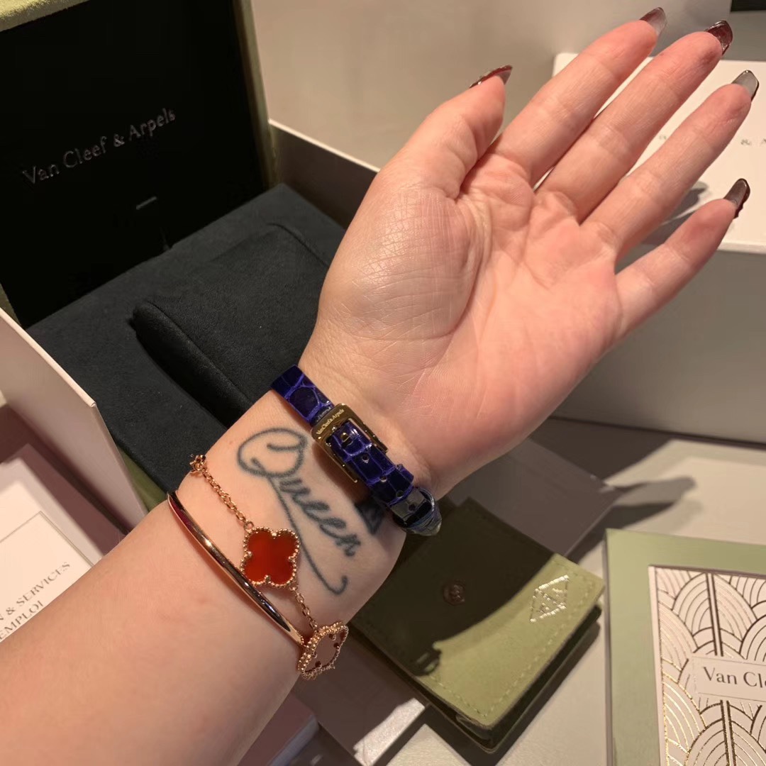 Van Cleef & Arpels 2020年最新品梵克雅宝“Sweet Alhambra ”系列表达幸运、健康、财富、爱慕等美好寓意 “每一分每一秒幸运相随” 重新诠释护身符一般的四叶草