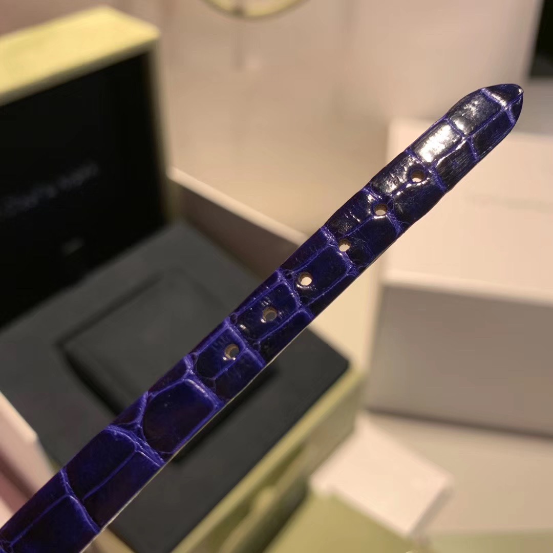 Van Cleef & Arpels 2020年最新品梵克雅宝“Sweet Alhambra ”系列表达幸运、健康、财富、爱慕等美好寓意 “每一分每一秒幸运相随” 重新诠释护身符一般的四叶草