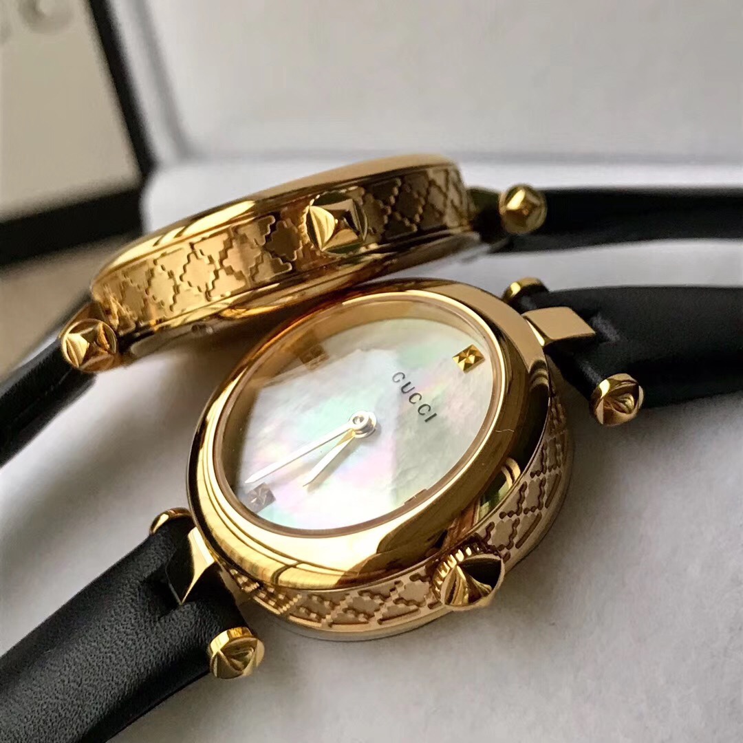 Gucci 古驰双G ，小巧玲珑女表，大号～32mm小号～27mm表径，侧面做工非常 ， 不可及