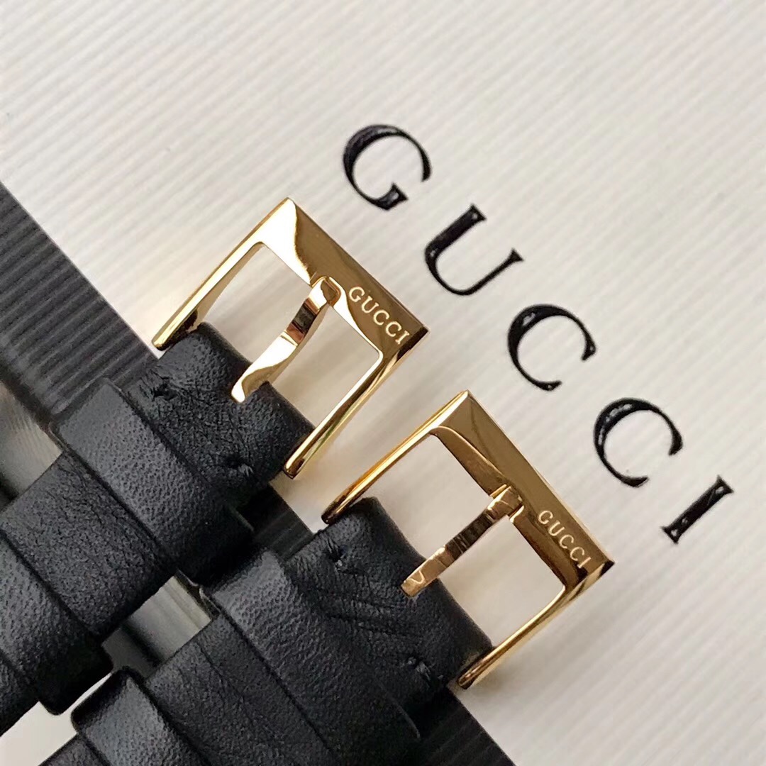 Gucci 古驰双G ，小巧玲珑女表，大号～32mm小号～27mm表径，侧面做工非常 ， 不可及