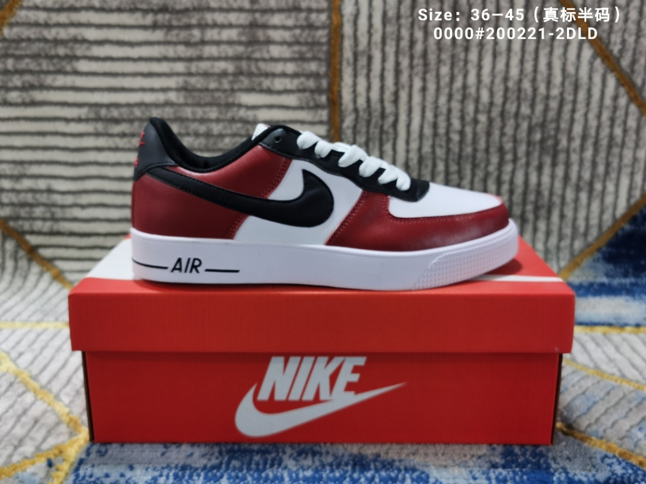 ♨价格:100(支持放店档口私聊)
♨码数:👉 如图所示👈🏻
♨编码:0000#200221-2DLD
♨简介:独家出货 校园风空军一号来袭 采用原鞋 原版 原楦 真标 真气垫 内增高 台湾进口小纤皮面
耐克校园空军一号男女鞋x 抖音同款x高街潮牌x Nike Air Force 1AC size:36 36.5 37 38.5 39 40 40.5 41 42 42.5 43 44 45