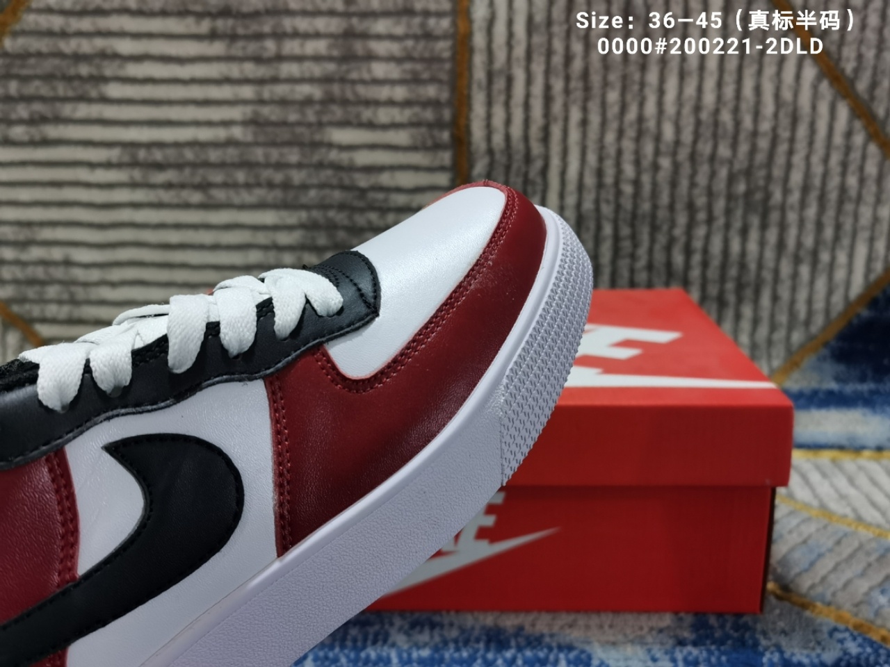 ♨价格:100(支持放店档口私聊)
♨码数:👉 如图所示👈🏻
♨编码:0000#200221-2DLD
♨简介:独家出货 校园风空军一号来袭 采用原鞋 原版 原楦 真标 真气垫 内增高 台湾进口小纤皮面
耐克校园空军一号男女鞋x 抖音同款x高街潮牌x Nike Air Force 1AC size:36 36.5 37 38.5 39 40 40.5 41 42 42.5 43 44 45