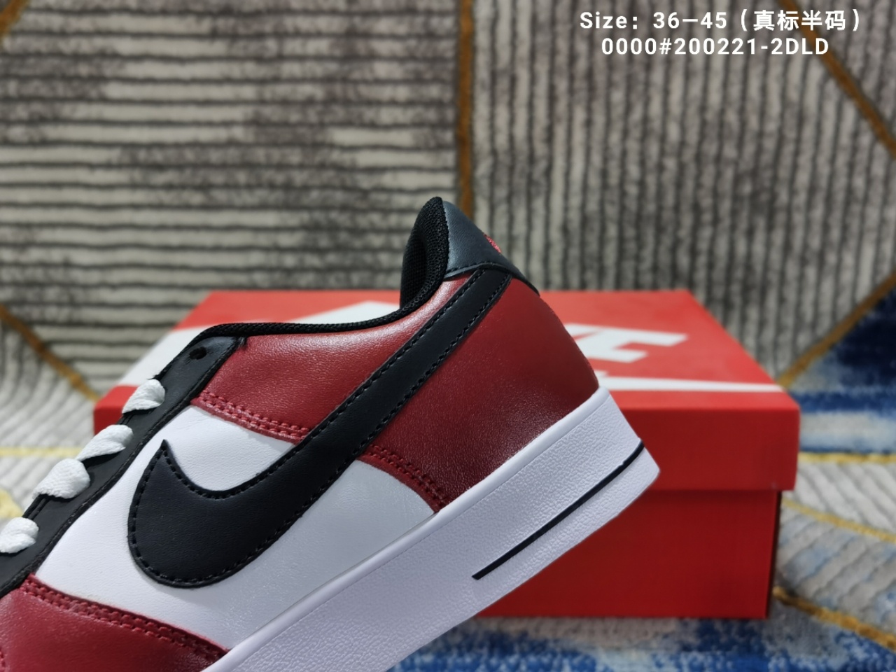 ♨价格:100(支持放店档口私聊)
♨码数:👉 如图所示👈🏻
♨编码:0000#200221-2DLD
♨简介:独家出货 校园风空军一号来袭 采用原鞋 原版 原楦 真标 真气垫 内增高 台湾进口小纤皮面
耐克校园空军一号男女鞋x 抖音同款x高街潮牌x Nike Air Force 1AC size:36 36.5 37 38.5 39 40 40.5 41 42 42.5 43 44 45