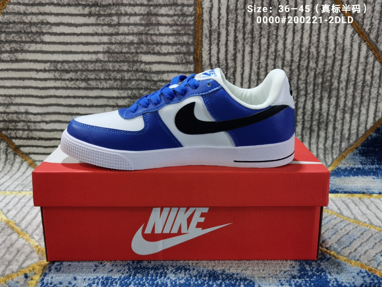 ♨价格:100(支持放店档口私聊)
♨码数:👉 如图所示👈🏻
♨编码:0000#200221-2DLD
♨简介:独家出货 校园风空军一号来袭 采用原鞋 原版 原楦 真标 真气垫 内增高 台湾进口小纤皮面
耐克校园空军一号男女鞋x 抖音同款x高街潮牌x Nike Air Force 1AC size:36 36.5 37 38.5 39 40 40.5 41 42 42.5 43 44 45