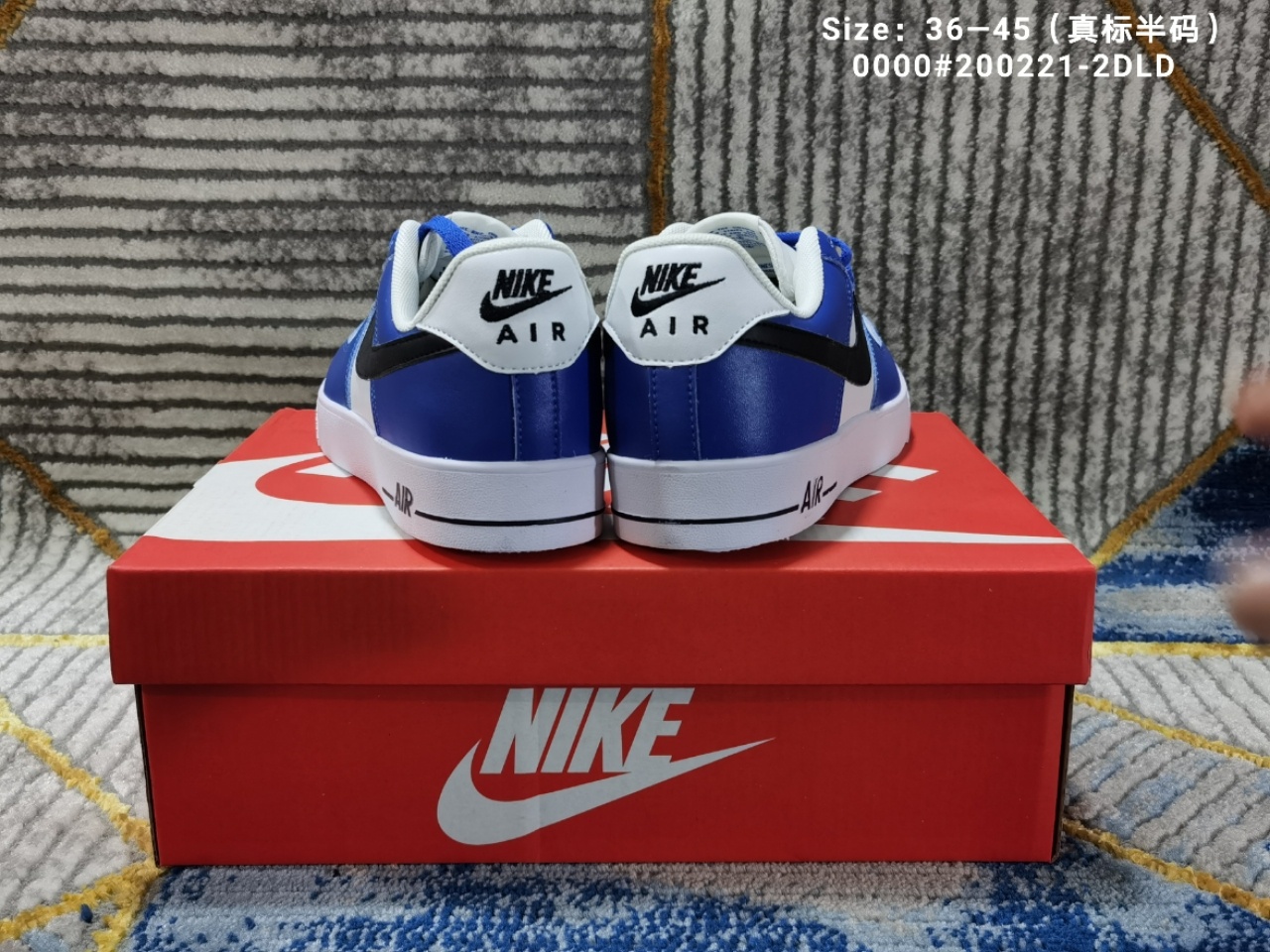 ♨价格:100(支持放店档口私聊)
♨码数:👉 如图所示👈🏻
♨编码:0000#200221-2DLD
♨简介:独家出货 校园风空军一号来袭 采用原鞋 原版 原楦 真标 真气垫 内增高 台湾进口小纤皮面
耐克校园空军一号男女鞋x 抖音同款x高街潮牌x Nike Air Force 1AC size:36 36.5 37 38.5 39 40 40.5 41 42 42.5 43 44 45