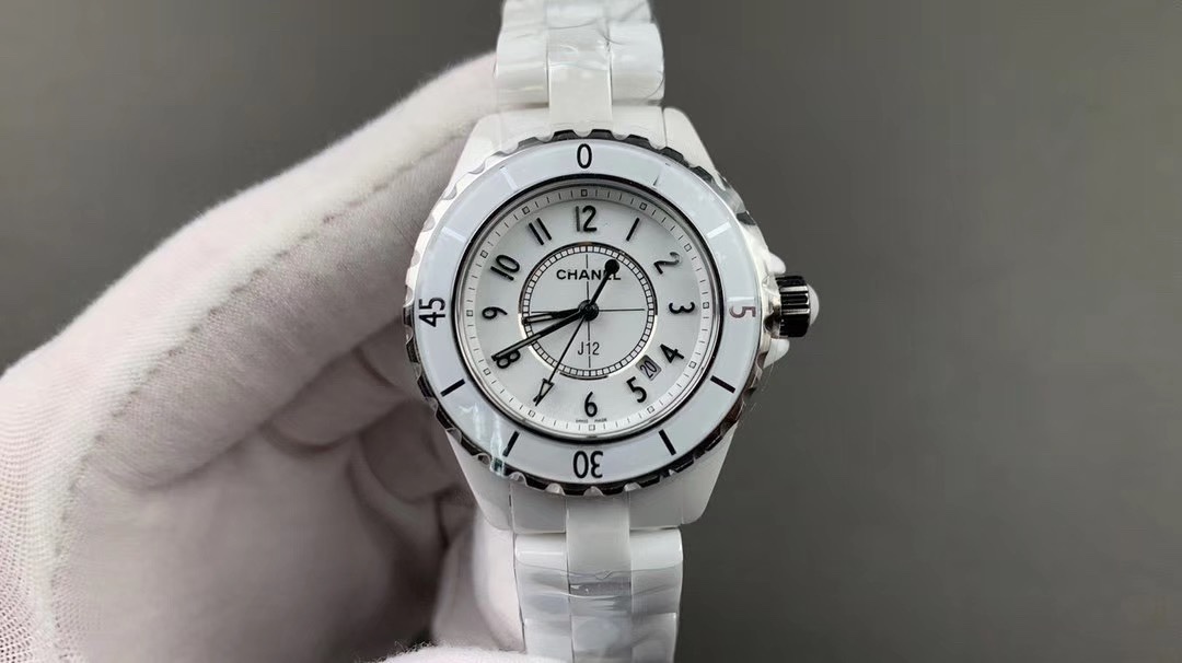 Chanel 香奈儿J12陶瓷女表腕表，33mm