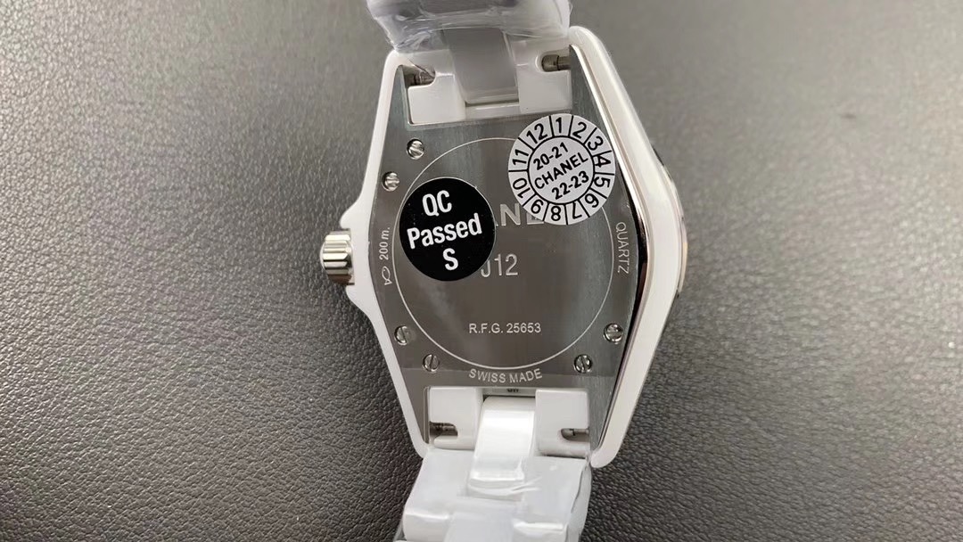 Chanel 香奈儿J12陶瓷女表腕表，33mm