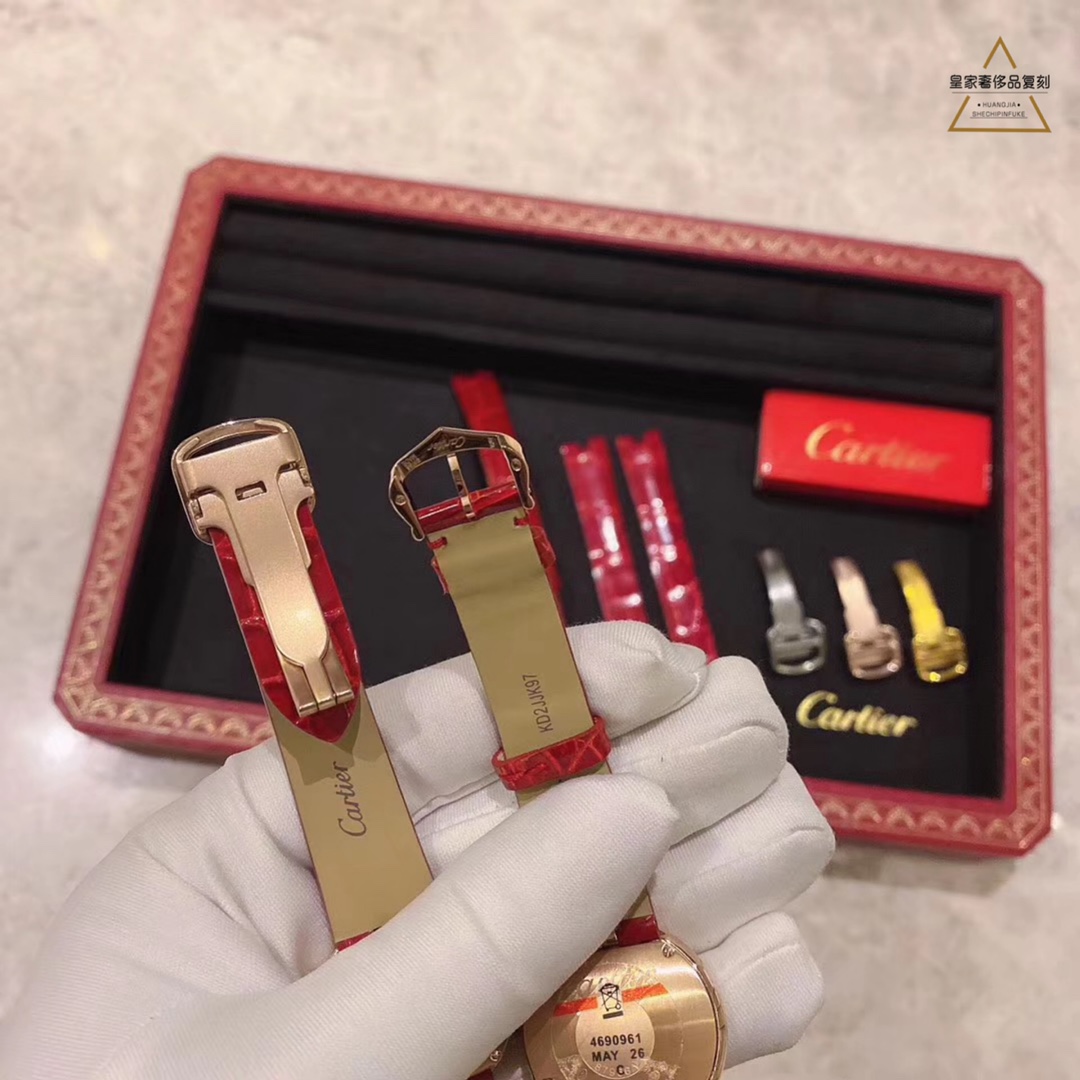 Cartier 卡地亚告白红气球，多种颜色鳄鱼皮，满足您对颜色的需求