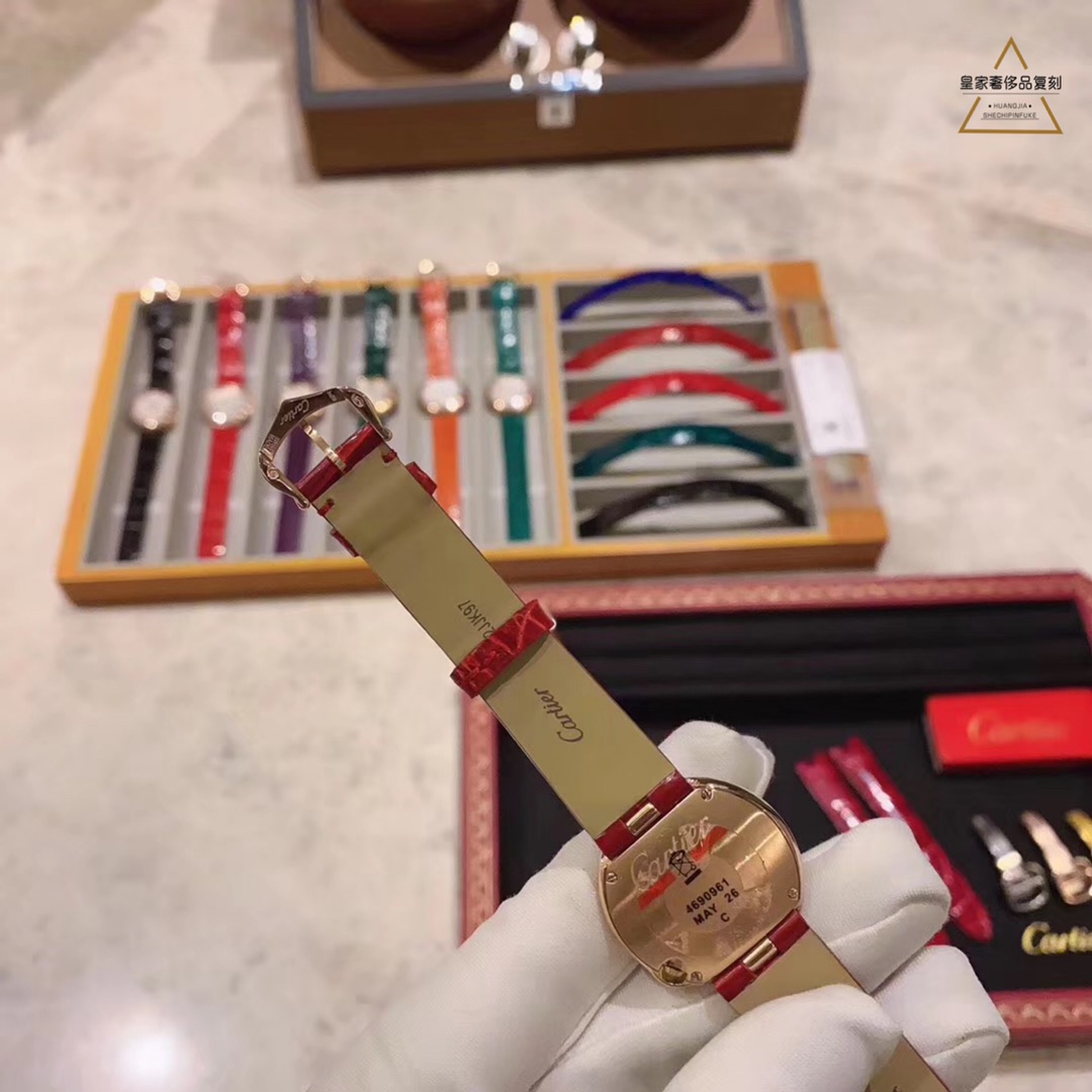 Cartier 卡地亚告白红气球，多种颜色鳄鱼皮，满足您对颜色的需求