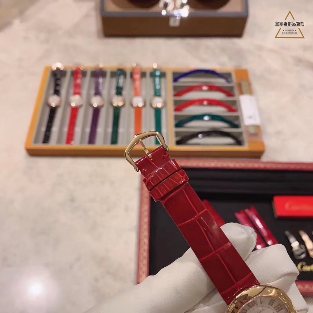 Cartier 卡地亚告白红气球，多种颜色鳄鱼皮，满足您对颜色的需求
