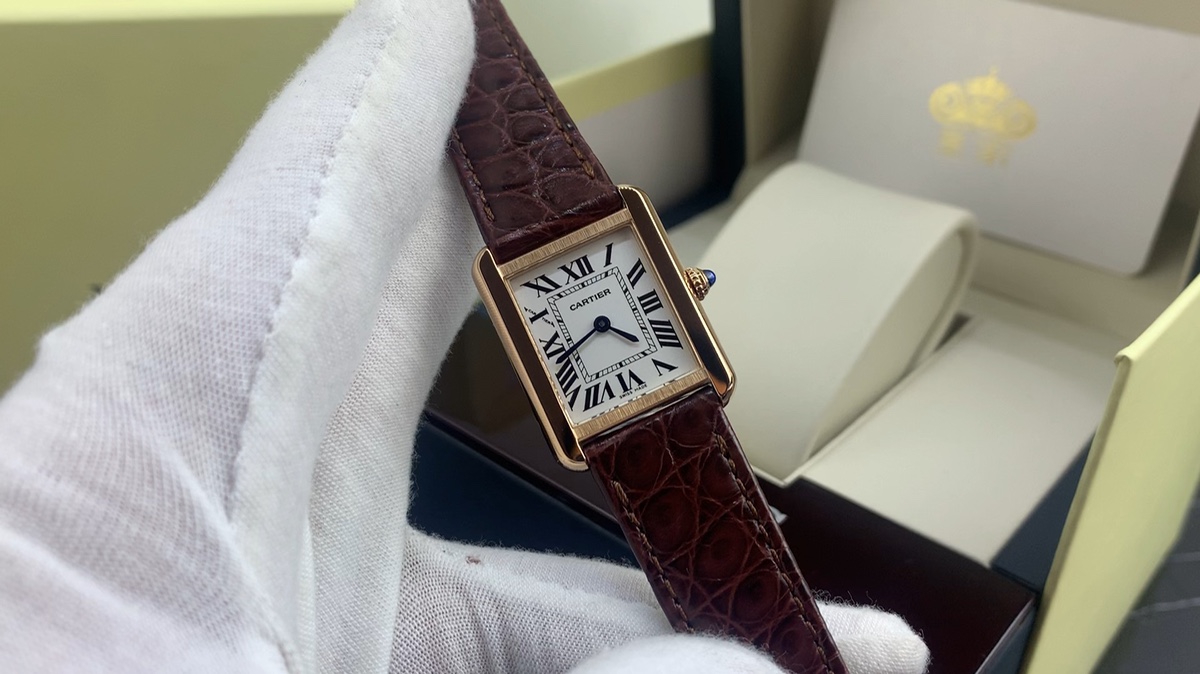 Cartier 皇家 卡地亚坦克女款玫瑰金表壳腕表视频欣赏