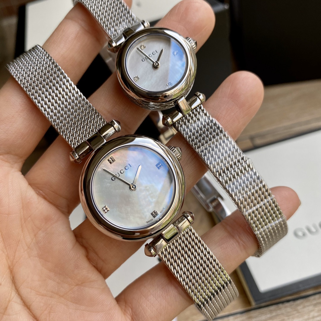 NO:388572,Batch: Original box: 30 original Gucci, new favorite at Gucci Basel Watch Exhibition, brand new design, natural fritillar face, exquisite mesh belt, original Swiss quartz, large parts original factory, small 22~medium ~ 27mm watch diameter, fidelity. New complete set of [color][color],,gucci,gucci19860909批: 原盒:30 original Gucci,古驰巴塞尔钟表展新宠,全新设计,天然贝母面,网带精致,原装瑞士石英,大部件原厂出,小号22～中号～27mm表径,保真.全新全套出[色][色],,gucci,gucci,Watch