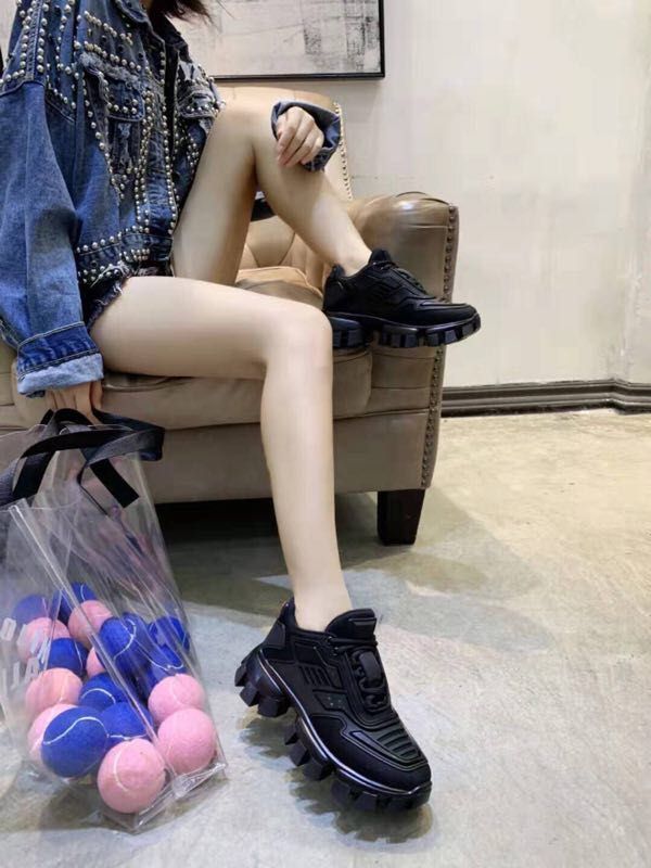 NO:351312,Real price PRADA Prada's latest show color-blocking thick-bottomed dad couple model, Guan Xiaotong, Cai Xukun, Deng Enxi, Lai Guanlin, Wang Zixuan, many celebrities have the same style, all twelve colors are made, high-quality welcome and the original board. The number of codes is 35--46, and can be customized without standards, prada, prada19860909实价 PRADA 普拉达最新走秀拼色厚底老爹情侣款,关晓彤,蔡徐坤,邓恩熙,赖冠霖,王紫旋众多明星同款,十二个颜色全部做齐,高品质欢迎和原板对比.码数35---46码,可定做无标,,prada,prada,Men's shoes