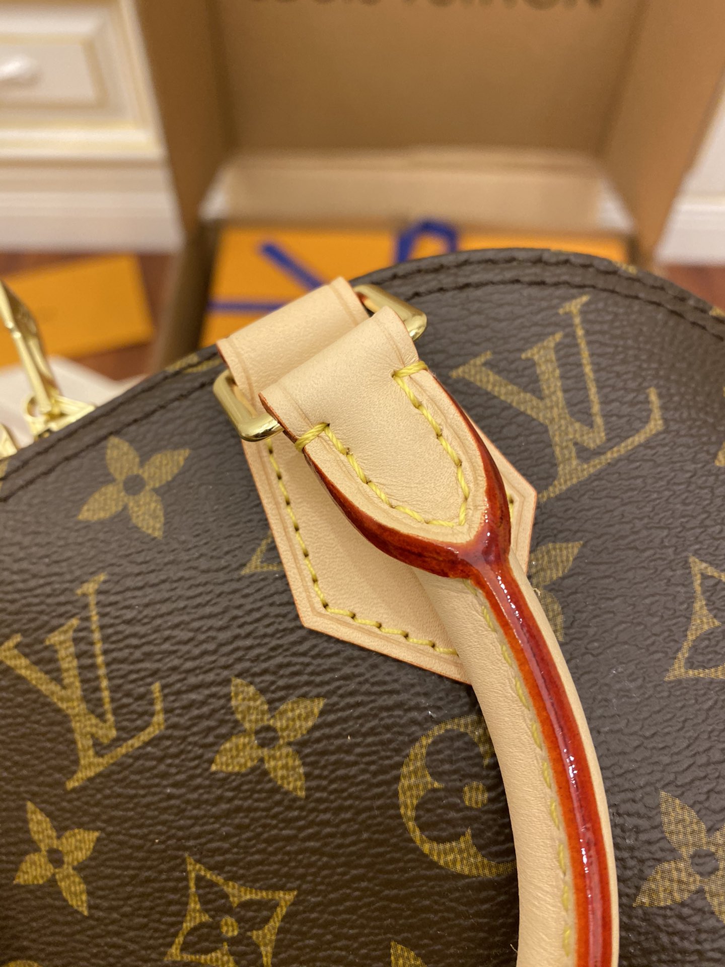 Louis Vuitton LV Alma BB 贝壳包 M53152