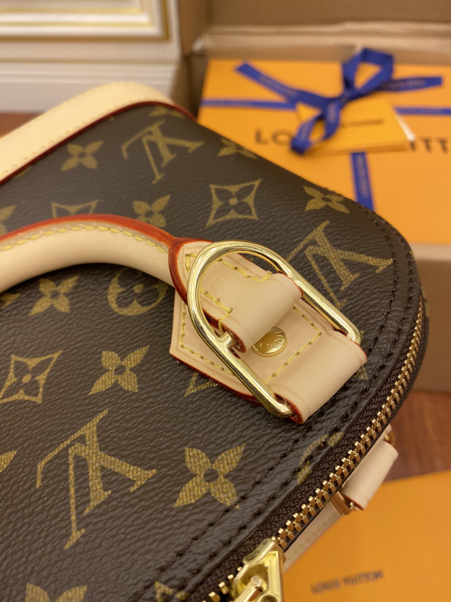 Louis Vuitton LV Alma BB 贝壳包 M53152