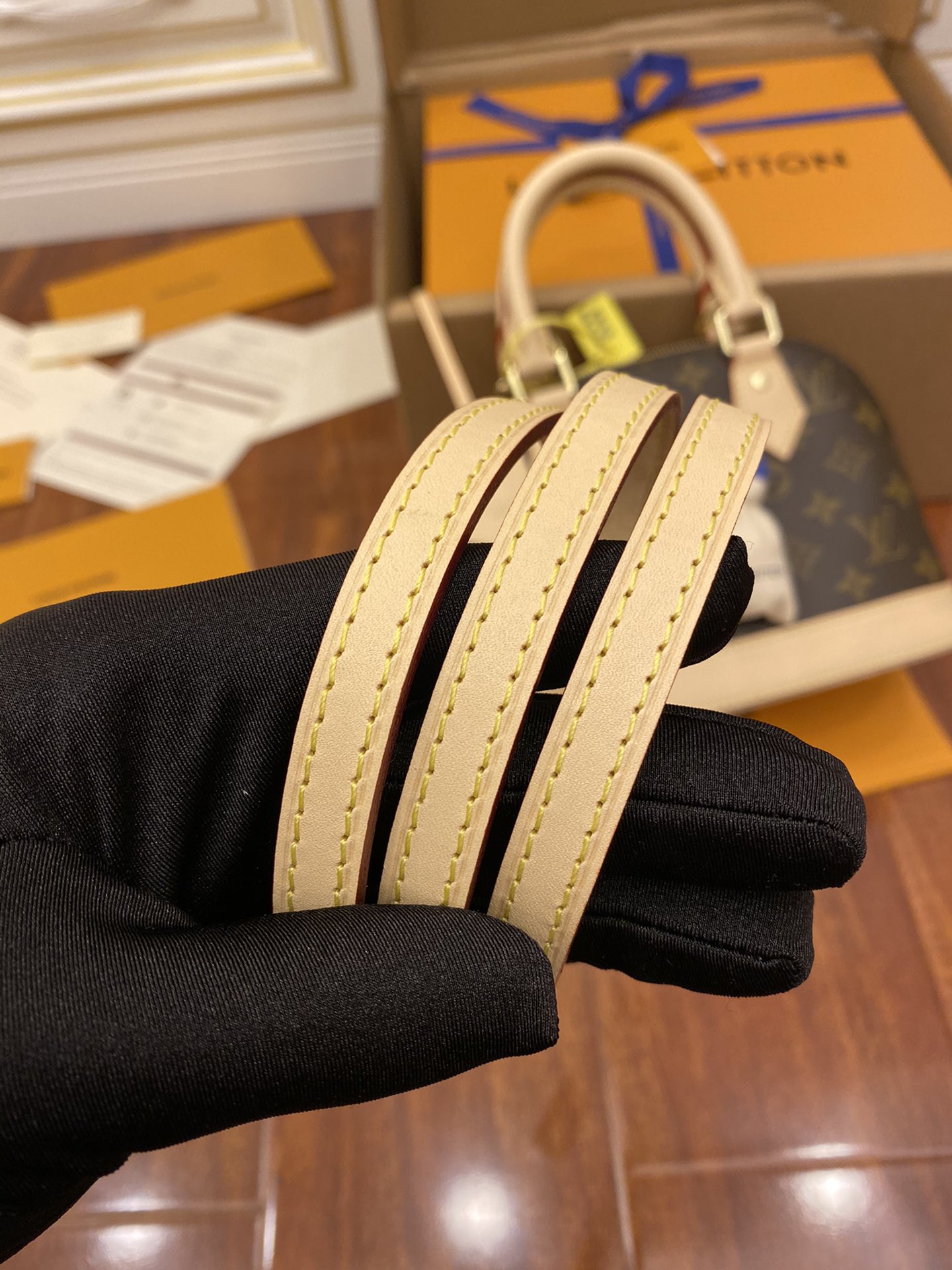 Louis Vuitton LV Alma BB 贝壳包 M53152