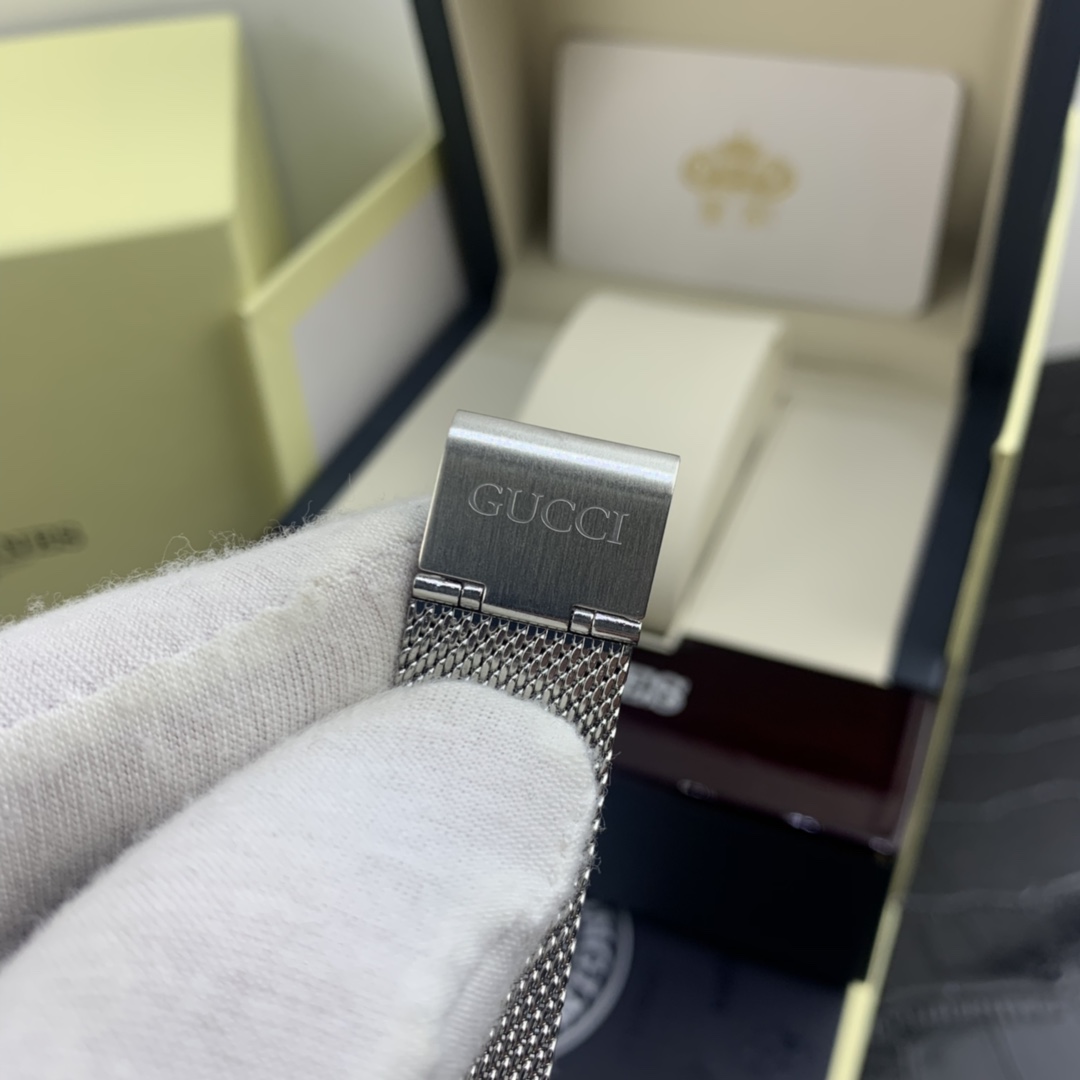 Unknown 皇家 古家贝壳面网带女款腕表