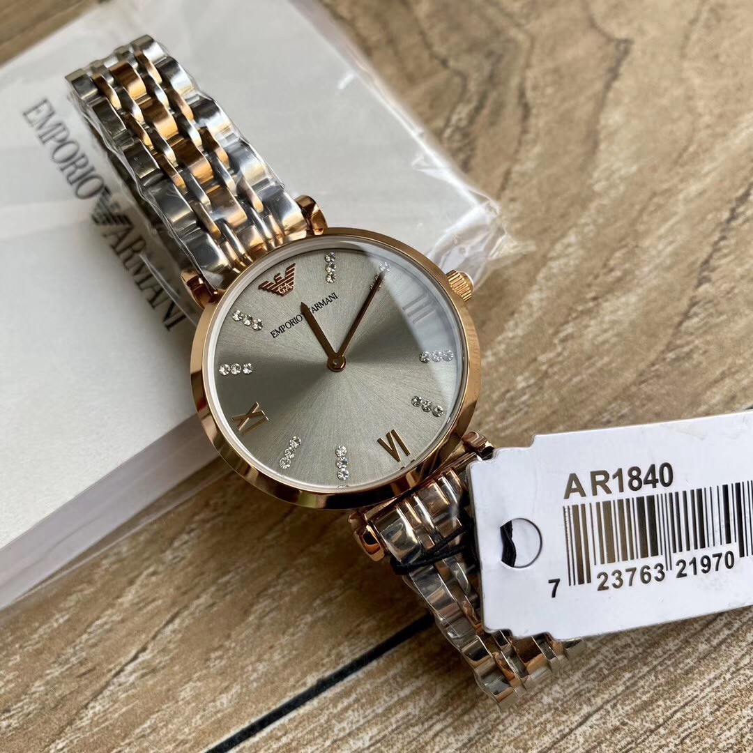 Armani 阿玛尼一系列女表腕表，尺寸32mm