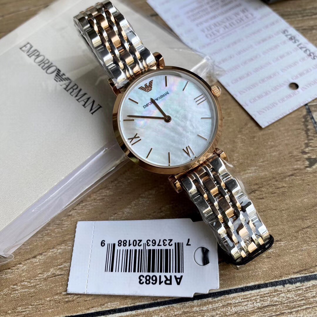 Armani 阿玛尼一系列女表腕表，尺寸32mm