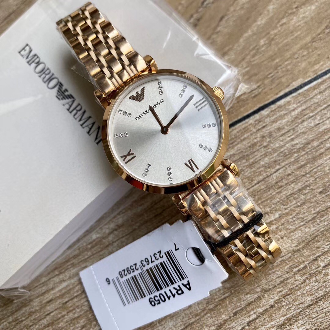 Armani 阿玛尼一系列女表腕表，尺寸32mm