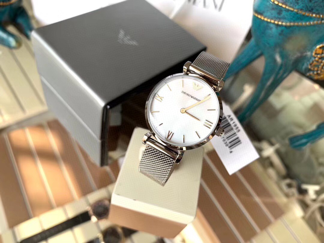 Armani 阿玛尼一系列女表腕表，尺寸32mm