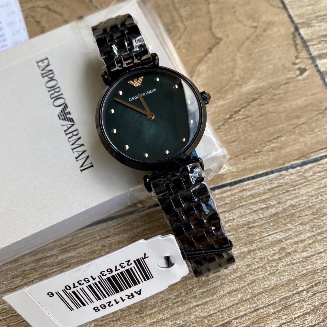 Armani 阿玛尼一系列女表腕表，尺寸32mm