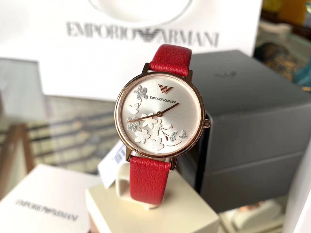 Armani 阿玛尼一系列女表腕表，尺寸32mm