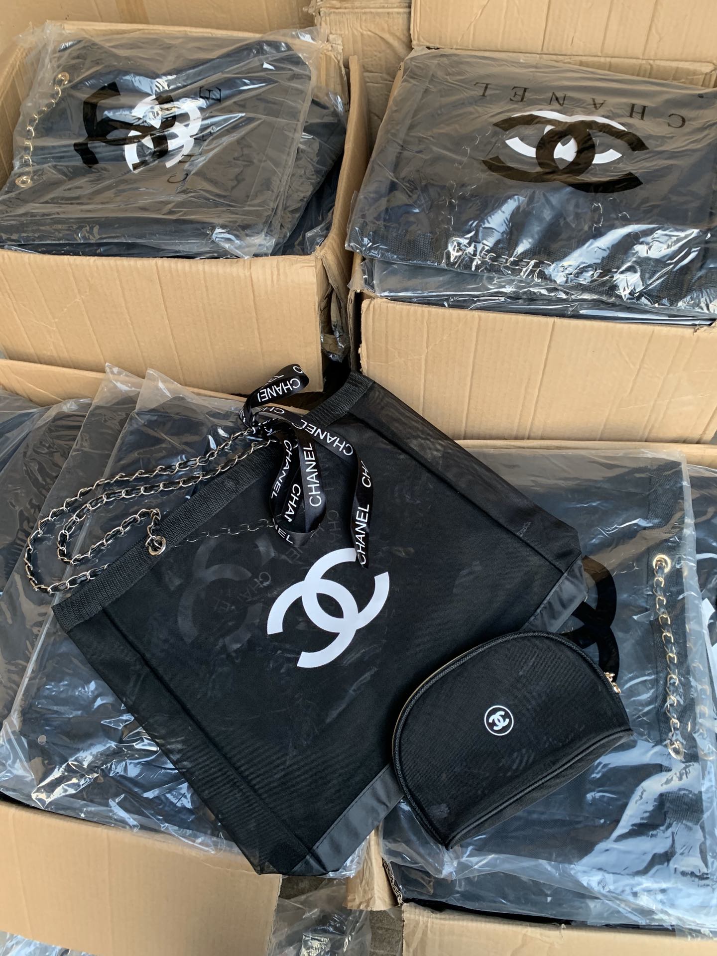 Chanel 专柜款经典手袋 6
