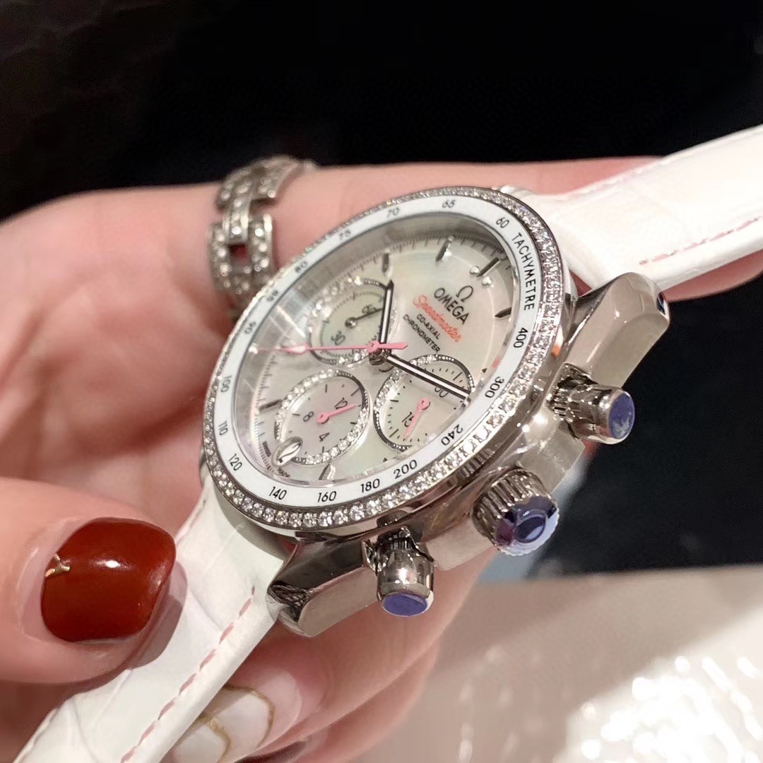 Omega 欧米茄六针超霸系列女款腕表
