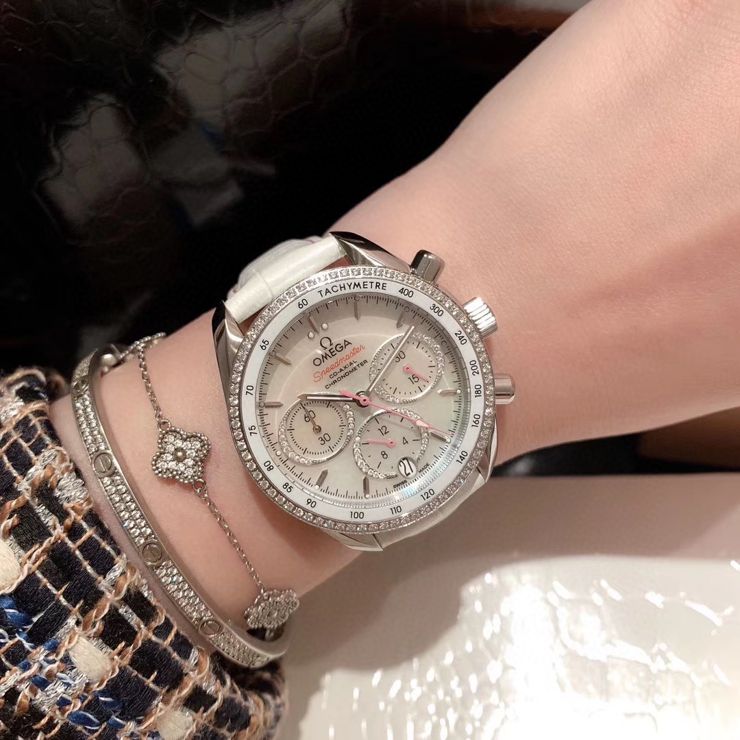 Omega 欧米茄六针超霸系列女款腕表