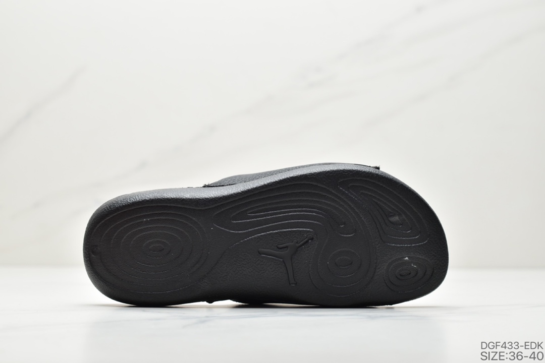 60  乔丹Air Jordan乔丹系列拖鞋 乔丹拖鞋 AJ拖鞋 JORDAN HYDRO V RETRO 货号：555501