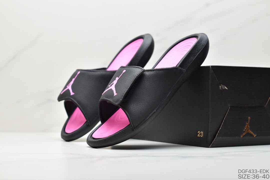 60  乔丹Air Jordan乔丹系列拖鞋 乔丹拖鞋 AJ拖鞋 JORDAN HYDRO V RETRO 货号：555501