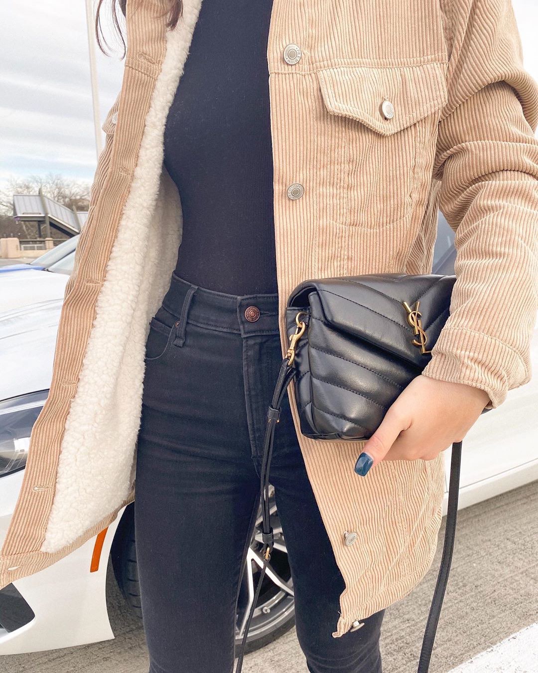 YSL LouLou 20CM 迷你斜挎包 467072黑色/金扣