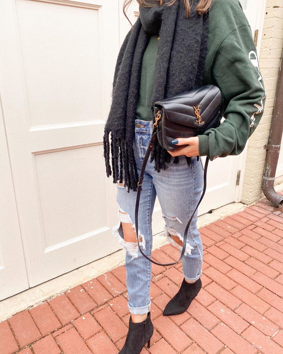 YSL LouLou 20CM 迷你斜挎包 467072黑色/金扣