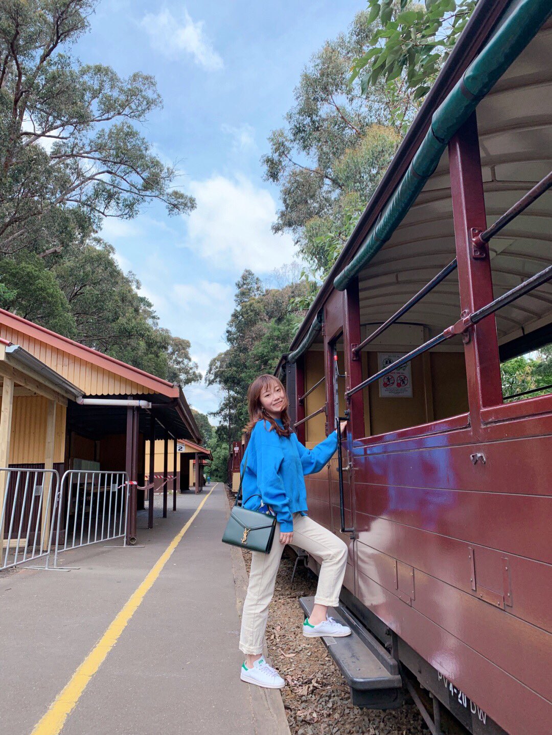 Saint Laurent Ysl CASSANDRA鱼子酱纹手拎包 578000墨绿色