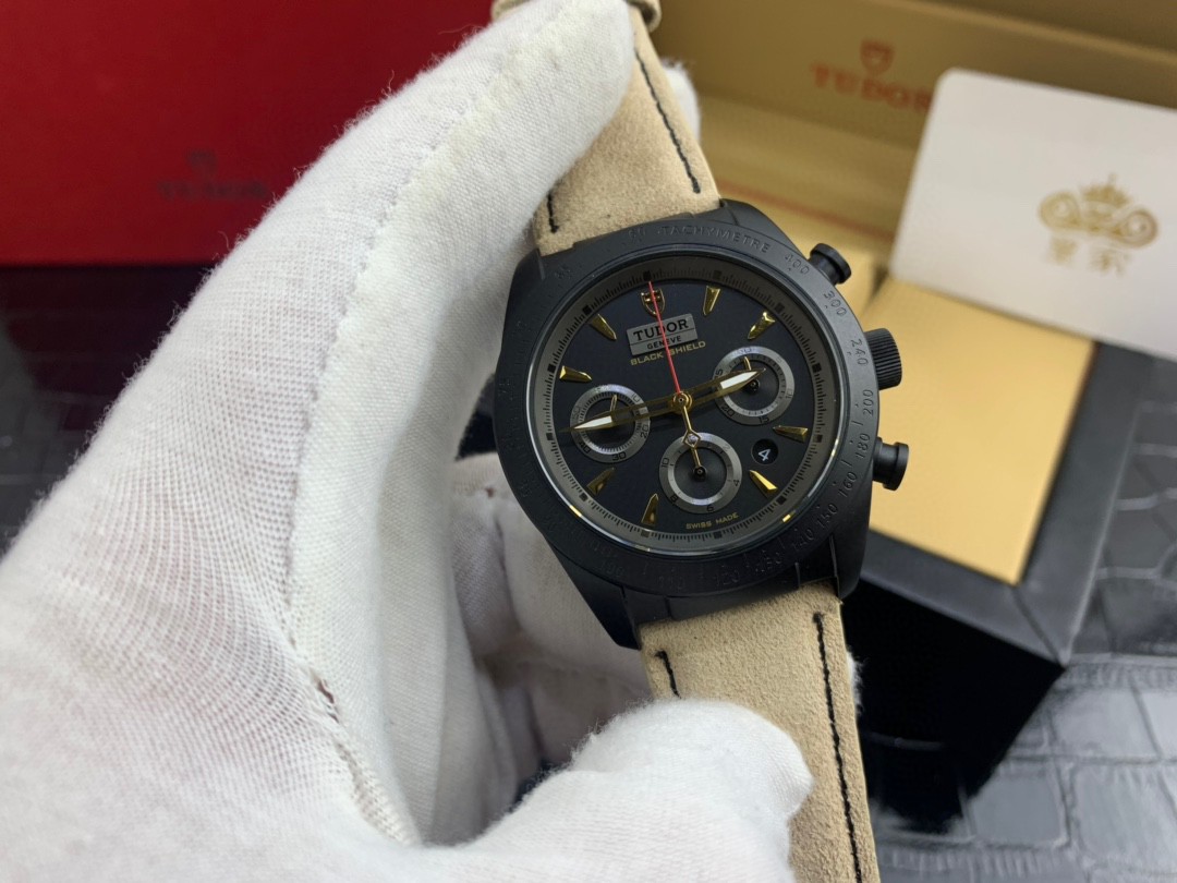 Tudor 皇家 帝舵FASTRIDER BLACK SHIELD系列男款陶瓷腕表