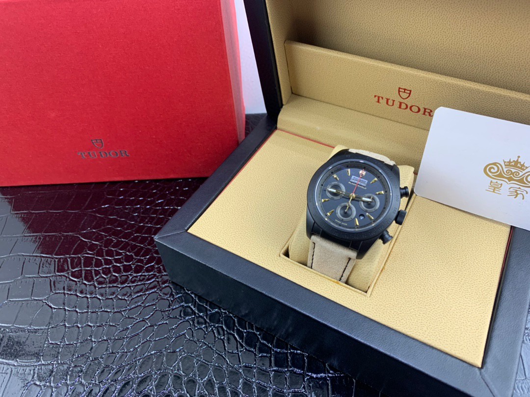 Tudor 皇家 帝舵FASTRIDER BLACK SHIELD系列男款陶瓷腕表